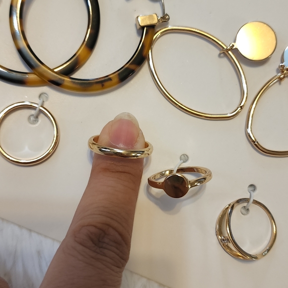 Earings and Rings - Picture 3 of 5